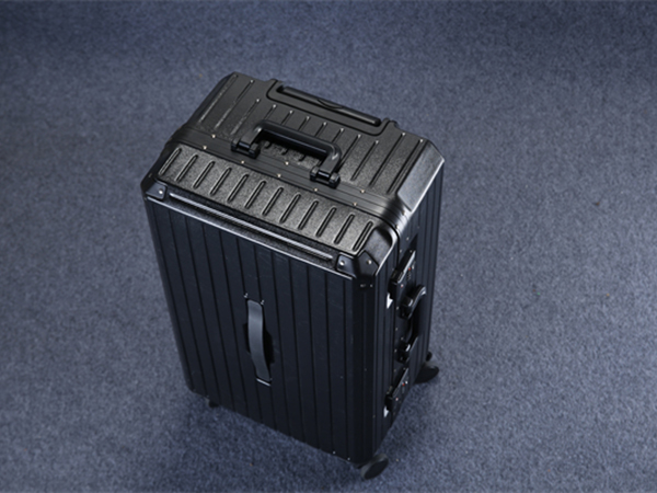 Vehicle traveling data recorder